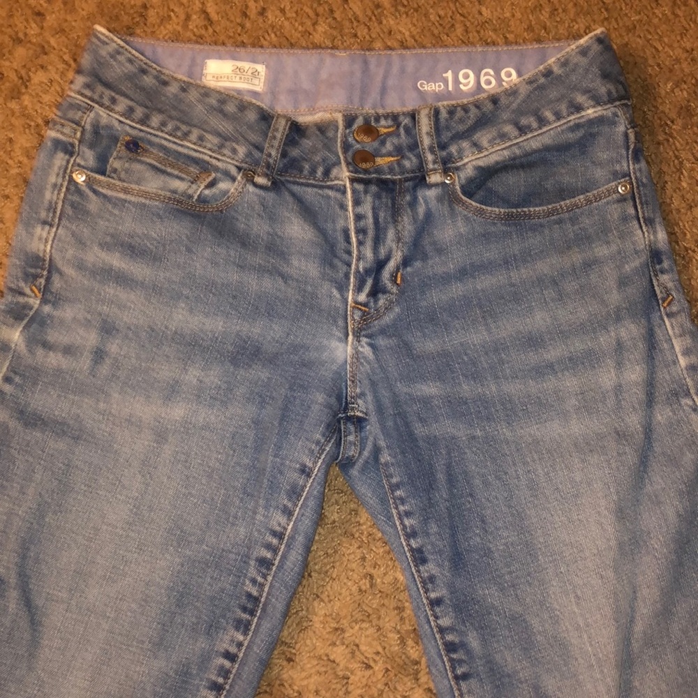 Bootleg distressed jean